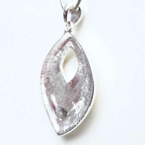 Absolutely Gorgeous Enamel/AB Crystal Rhinestones Pendant On Silver Chain - Picture 4 of 7